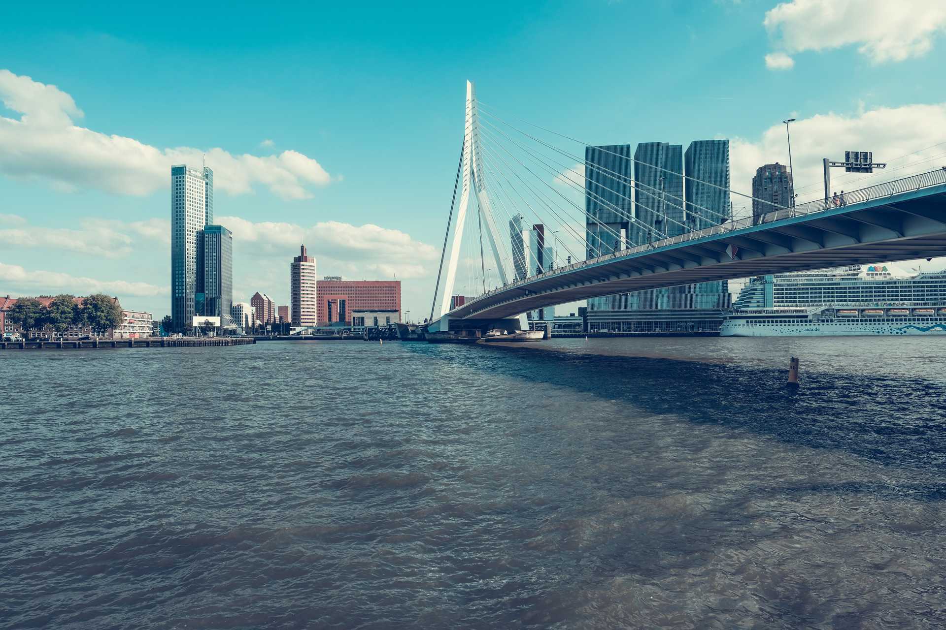 Het kantoor van The Next App ligt op loopafstand van de Erasmusbrug